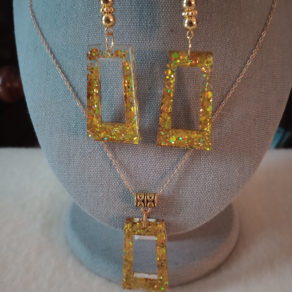 Gold Glitter Rectangle Pendant Necklace and Earrings Set